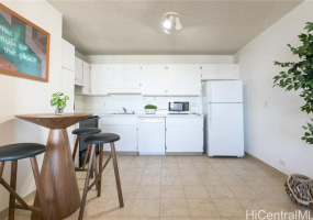2240 Kuhio Avenue,Honolulu,Hawaii,96815,1 Bedroom Bedrooms,1 BathroomBathrooms,Condo/Townhouse,Kuhio,28,18061474