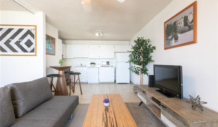 2240 Kuhio Avenue,Honolulu,Hawaii,96815,1 Bedroom Bedrooms,1 BathroomBathrooms,Condo/Townhouse,Kuhio,28,18061474
