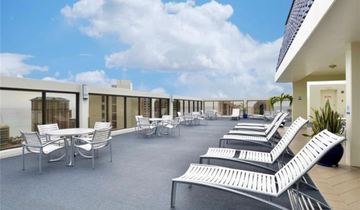 400 Hobron Lane,Honolulu,Hawaii,96815,1 Bedroom Bedrooms,1 BathroomBathrooms,Condo/Townhouse,Hobron,15,18513115