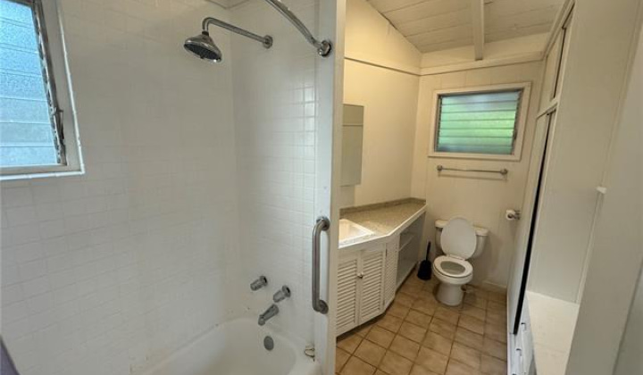 44-327 Kaneohe Bay Drive,Kaneohe,Hawaii,96744,8 ベッドルーム ベッドルーム,5 バスルームバスルーム,一戸建て,Kaneohe Bay,18061772
