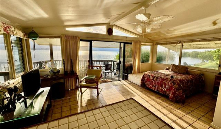 44-327 Kaneohe Bay Drive,Kaneohe,Hawaii,96744,8 ベッドルーム ベッドルーム,5 バスルームバスルーム,一戸建て,Kaneohe Bay,18061772