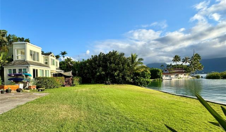 44-327 Kaneohe Bay Drive,Kaneohe,Hawaii,96744,8 ベッドルーム ベッドルーム,5 バスルームバスルーム,一戸建て,Kaneohe Bay,18061772