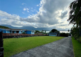 44-327 Kaneohe Bay Drive,Kaneohe,Hawaii,96744,8 ベッドルーム ベッドルーム,5 バスルームバスルーム,一戸建て,Kaneohe Bay,18061772