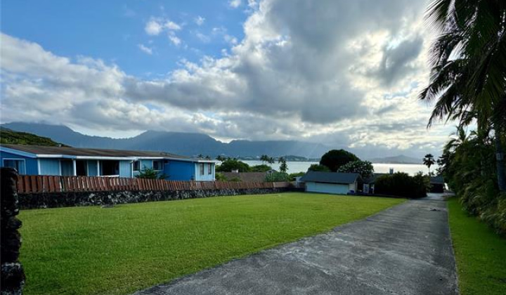 44-327 Kaneohe Bay Drive,Kaneohe,Hawaii,96744,8 ベッドルーム ベッドルーム,5 バスルームバスルーム,一戸建て,Kaneohe Bay,18061772