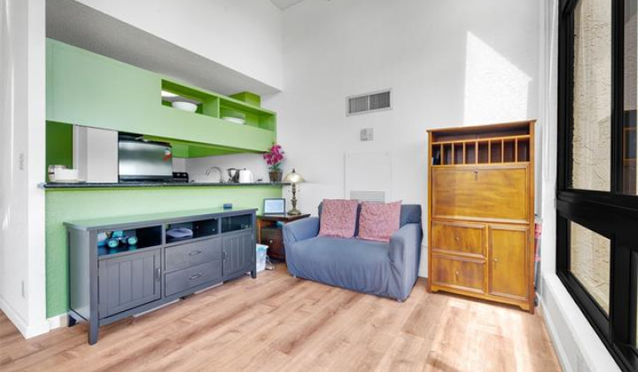 300 Wai Nani Way,Honolulu,Hawaii,96815,2 Bedrooms Bedrooms,2 BathroomsBathrooms,Condo/Townhouse,Wai Nani,20,18062338