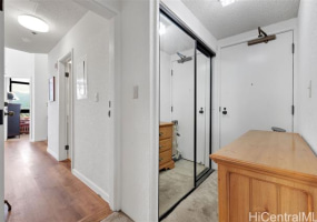 300 Wai Nani Way,Honolulu,Hawaii,96815,2 Bedrooms Bedrooms,2 BathroomsBathrooms,Condo/Townhouse,Wai Nani,20,18062338
