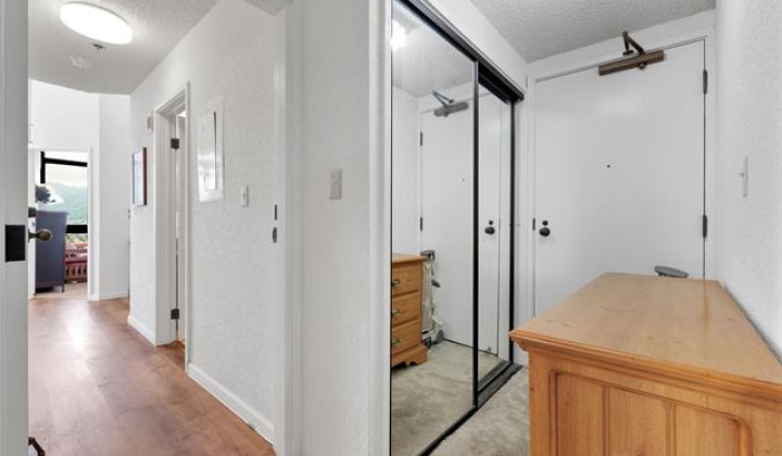 300 Wai Nani Way,Honolulu,Hawaii,96815,2 Bedrooms Bedrooms,2 BathroomsBathrooms,Condo/Townhouse,Wai Nani,20,18062338