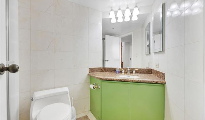 300 Wai Nani Way,Honolulu,Hawaii,96815,2 Bedrooms Bedrooms,2 BathroomsBathrooms,Condo/Townhouse,Wai Nani,20,18062338