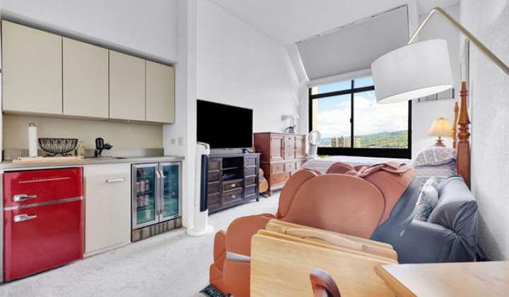 300 Wai Nani Way,Honolulu,Hawaii,96815,2 Bedrooms Bedrooms,2 BathroomsBathrooms,Condo/Townhouse,Wai Nani,20,18062338