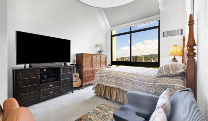 300 Wai Nani Way,Honolulu,Hawaii,96815,2 Bedrooms Bedrooms,2 BathroomsBathrooms,Condo/Townhouse,Wai Nani,20,18062338