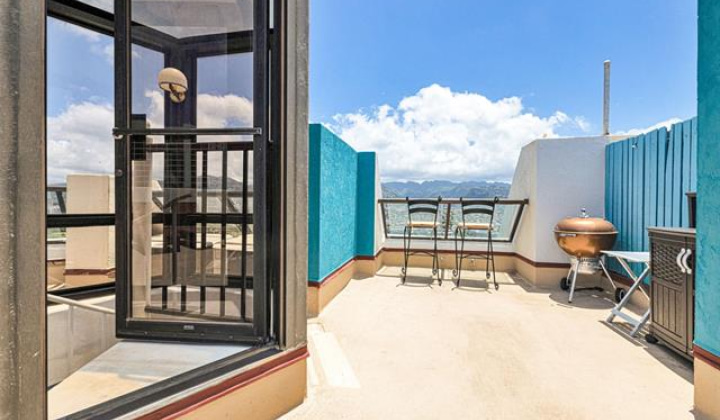 300 Wai Nani Way,Honolulu,Hawaii,96815,2 Bedrooms Bedrooms,2 BathroomsBathrooms,Condo/Townhouse,Wai Nani,20,18062338