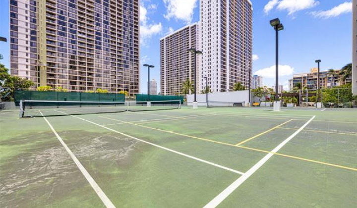 300 Wai Nani Way,Honolulu,Hawaii,96815,2 Bedrooms Bedrooms,2 BathroomsBathrooms,Condo/Townhouse,Wai Nani,20,18062338