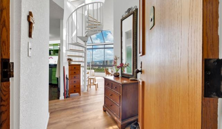 300 Wai Nani Way,Honolulu,Hawaii,96815,2 Bedrooms Bedrooms,2 BathroomsBathrooms,Condo/Townhouse,Wai Nani,20,18062338