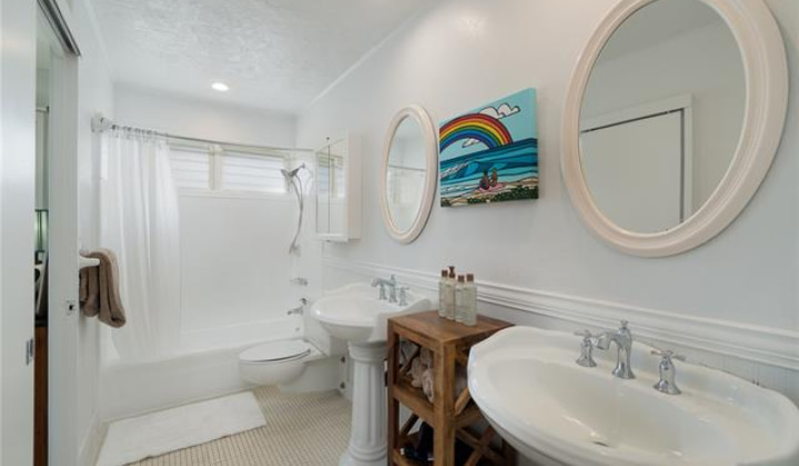1276 Mokulua Drive,Kailua,Hawaii,96734,6 Bedrooms Bedrooms,5 BathroomsBathrooms,Single family,Mokulua,18062403