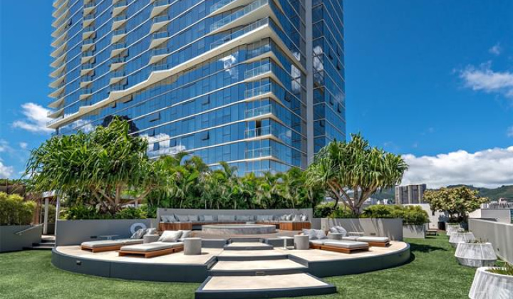 888 Kapiolani Boulevard,Honolulu,Hawaii,96813,3 Bedrooms Bedrooms,2 BathroomsBathrooms,Condo/Townhouse,Kapiolani,30,19228572