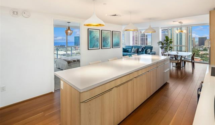 888 Kapiolani Boulevard,Honolulu,Hawaii,96813,3 Bedrooms Bedrooms,2 BathroomsBathrooms,Condo/Townhouse,Kapiolani,30,19228572