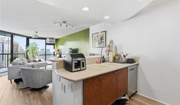 60 Beretania Street,Honolulu,Hawaii,96817,2 Bedrooms Bedrooms,2 BathroomsBathrooms,Condo/Townhouse,Beretania,30,19229867