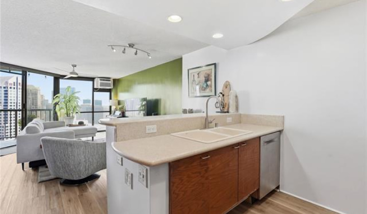 60 Beretania Street,Honolulu,Hawaii,96817,2 Bedrooms Bedrooms,2 BathroomsBathrooms,Condo/Townhouse,Beretania,30,19229867