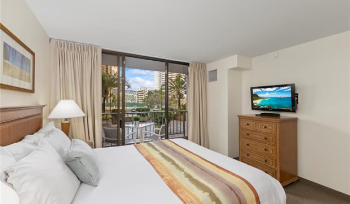 229 PAOAKALANI Avenue,Honolulu,Hawaii,96815,1 Bedroom Bedrooms,1 BathroomBathrooms,Condo/Townhouse,PAOAKALANI,6,19230233