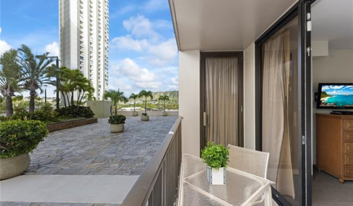 229 PAOAKALANI Avenue,Honolulu,Hawaii,96815,1 Bedroom Bedrooms,1 BathroomBathrooms,Condo/Townhouse,PAOAKALANI,6,19230233