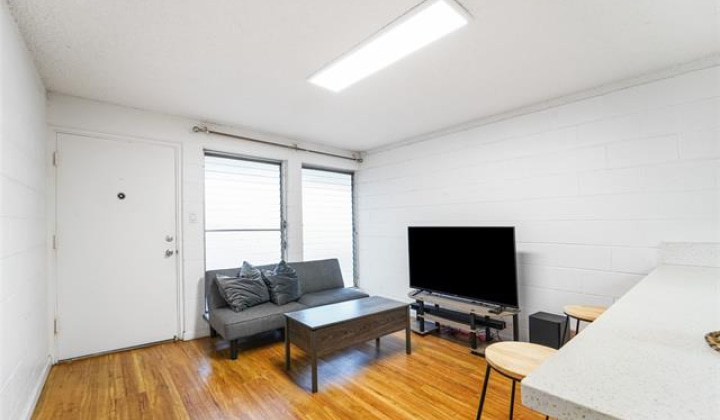 2501 Coyne Street,Honolulu,Hawaii,96826,3 Bedrooms Bedrooms,1 BathroomBathrooms,Condo/Townhouse,Coyne,1,19230944