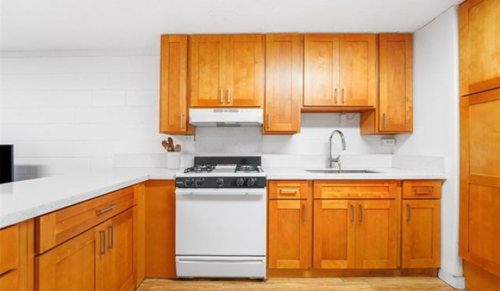 2501 Coyne Street,Honolulu,Hawaii,96826,3 Bedrooms Bedrooms,1 BathroomBathrooms,Condo/Townhouse,Coyne,1,19230944