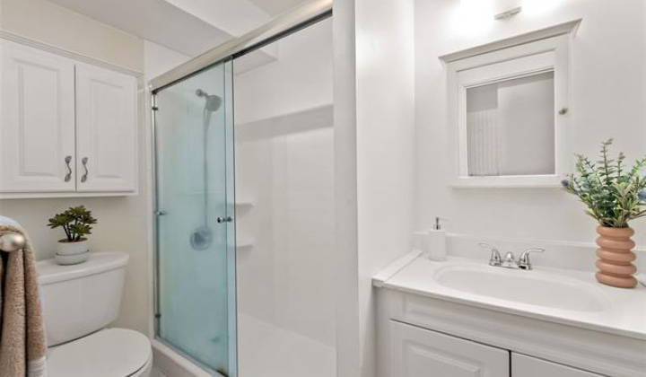 1326 Keeaumoku Street,Honolulu,Hawaii,96814,1 Bedroom Bedrooms,1 BathroomBathrooms,Condo/Townhouse,Keeaumoku,3,19233363