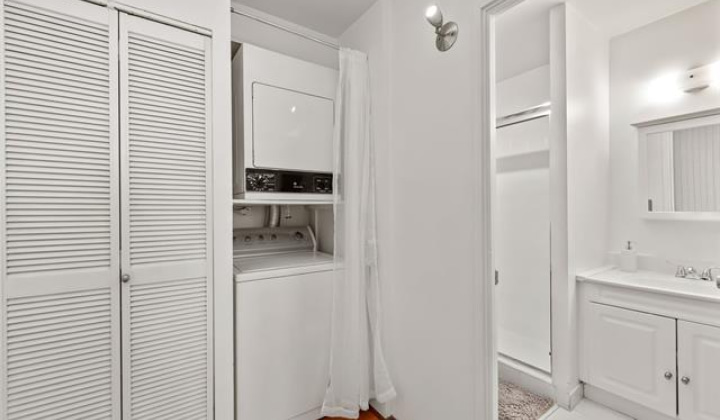 1326 Keeaumoku Street,Honolulu,Hawaii,96814,1 Bedroom Bedrooms,1 BathroomBathrooms,Condo/Townhouse,Keeaumoku,3,19233363