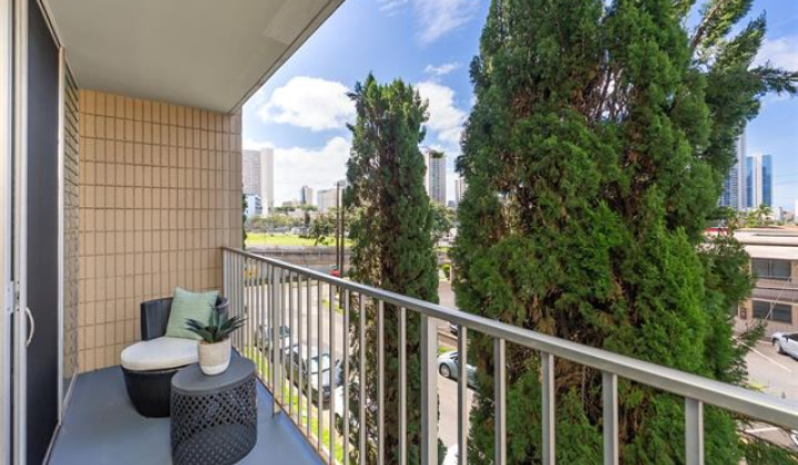1326 Keeaumoku Street,Honolulu,Hawaii,96814,1 Bedroom Bedrooms,1 BathroomBathrooms,Condo/Townhouse,Keeaumoku,3,19233363