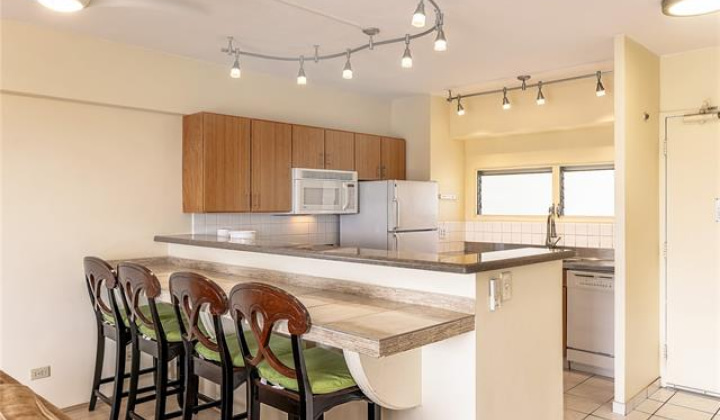 2161 Kalia Road,Honolulu,Hawaii,96815,1 Bedroom Bedrooms,1 BathroomBathrooms,Condo/Townhouse,Kalia,6,19268014