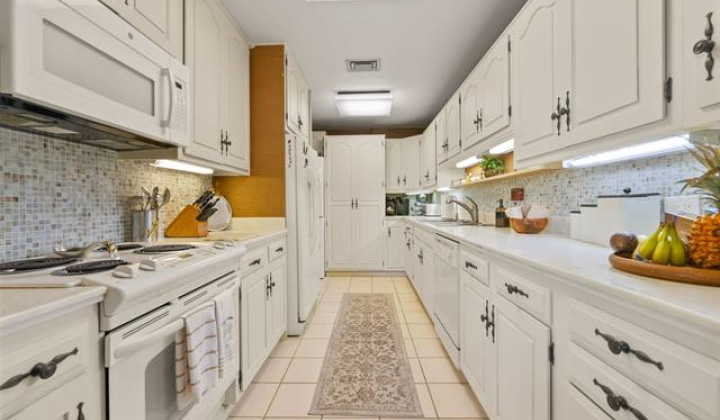 4999 Kahala Avenue,Honolulu,Hawaii,96816,2 ベッドルーム ベッドルーム,2 バスルームバスルーム,コンド / タウンハウス,Kahala,4,18076136