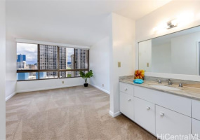1910 Ala Moana Boulevard,Honolulu,Hawaii,96815,2 ベッドルーム ベッドルーム,2 バスルームバスルーム,コンド / タウンハウス,Ala Moana,19,18077135