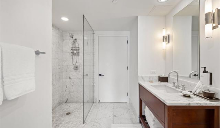 223 Saratoga Road,Honolulu,Hawaii,96815,2 Bedrooms Bedrooms,1 BathroomBathrooms,Condo/Townhouse,Saratoga,33,18077461