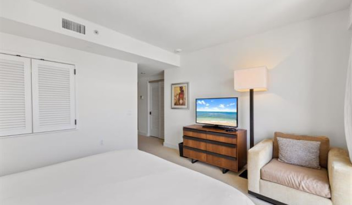 223 Saratoga Road,Honolulu,Hawaii,96815,2 Bedrooms Bedrooms,1 BathroomBathrooms,Condo/Townhouse,Saratoga,33,18077461