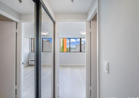 2860 Waialae Avenue,Honolulu,Hawaii,96826,1 Bedroom Bedrooms,1 BathroomBathrooms,Condo/Townhouse,Waialae,3,18077929