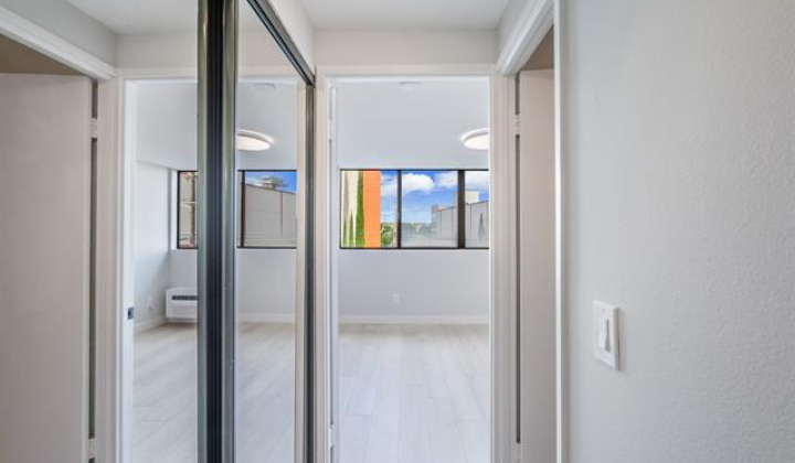 2860 Waialae Avenue,Honolulu,Hawaii,96826,1 Bedroom Bedrooms,1 BathroomBathrooms,Condo/Townhouse,Waialae,3,18077929