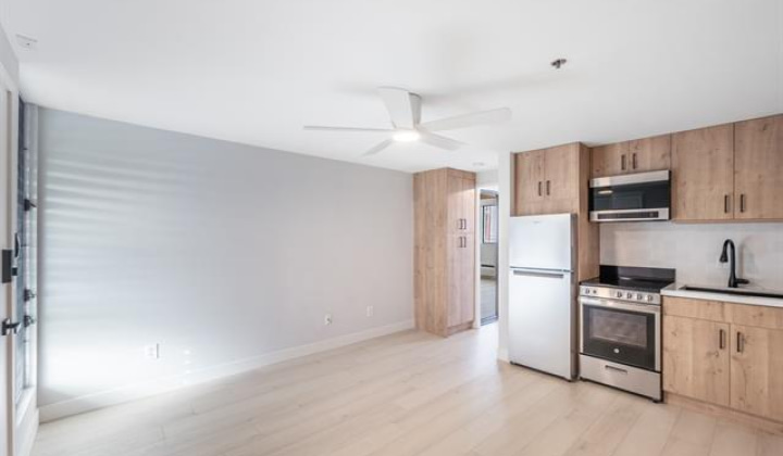 2860 Waialae Avenue,Honolulu,Hawaii,96826,1 Bedroom Bedrooms,1 BathroomBathrooms,Condo/Townhouse,Waialae,3,18077929