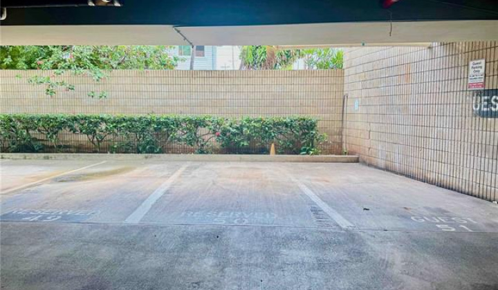 2860 Waialae Avenue,Honolulu,Hawaii,96826,1 Bedroom Bedrooms,1 BathroomBathrooms,Condo/Townhouse,Waialae,3,18077929