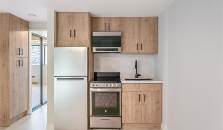 2860 Waialae Avenue,Honolulu,Hawaii,96826,1 Bedroom Bedrooms,1 BathroomBathrooms,Condo/Townhouse,Waialae,3,18077929