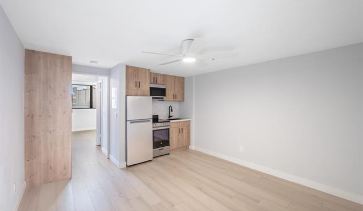 2860 Waialae Avenue,Honolulu,Hawaii,96826,1 Bedroom Bedrooms,1 BathroomBathrooms,Condo/Townhouse,Waialae,3,18077929