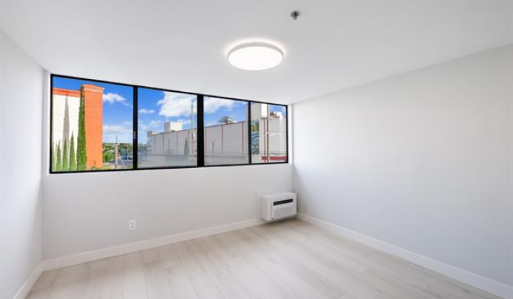 2860 Waialae Avenue,Honolulu,Hawaii,96826,1 Bedroom Bedrooms,1 BathroomBathrooms,Condo/Townhouse,Waialae,3,18077929