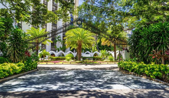 300 Wai Nani Way,Honolulu,Hawaii,96815,2 ベッドルーム ベッドルーム,2 バスルームバスルーム,コンド / タウンハウス,Wai Nani,19,19271195