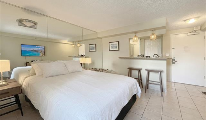2450 Prince Edward Street,Honolulu,Hawaii,96815,1 BathroomBathrooms,Condo/Townhouse,Prince Edward,9,18079230