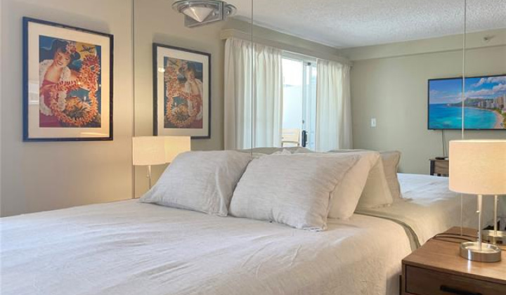 2450 Prince Edward Street,Honolulu,Hawaii,96815,1 BathroomBathrooms,Condo/Townhouse,Prince Edward,9,18079230
