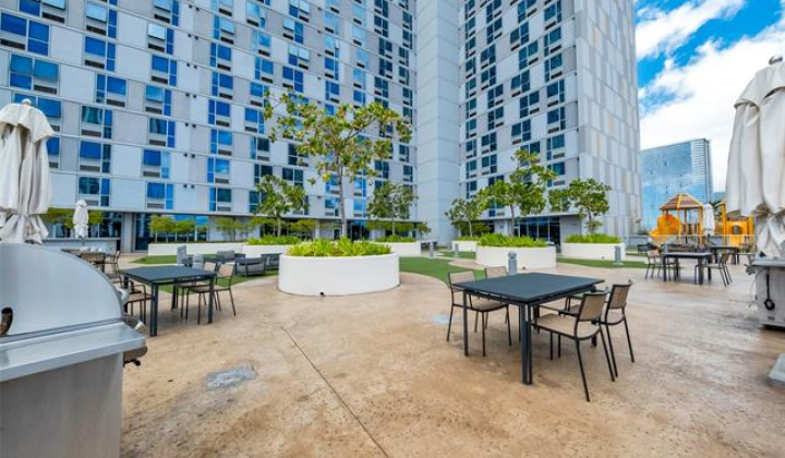 988 Halekauwila Street,Honolulu,Hawaii,96814,3 Bedrooms Bedrooms,2 BathroomsBathrooms,Condo/Townhouse,Halekauwila,42,18080799