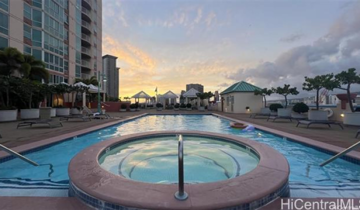 801 King Street,Honolulu,Hawaii,96813,2 Bedrooms Bedrooms,2 BathroomsBathrooms,Condo/Townhouse,King,30,18082729