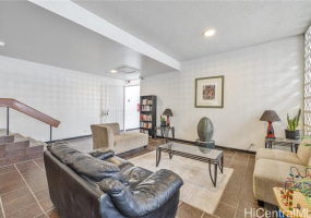 1069 Spencer Street,Honolulu,Hawaii,96822,2 Bedrooms Bedrooms,1 BathroomBathrooms,Condo/Townhouse,Spencer,10,18085006