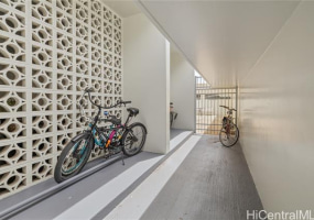 1069 Spencer Street,Honolulu,Hawaii,96822,2 Bedrooms Bedrooms,1 BathroomBathrooms,Condo/Townhouse,Spencer,10,18085006