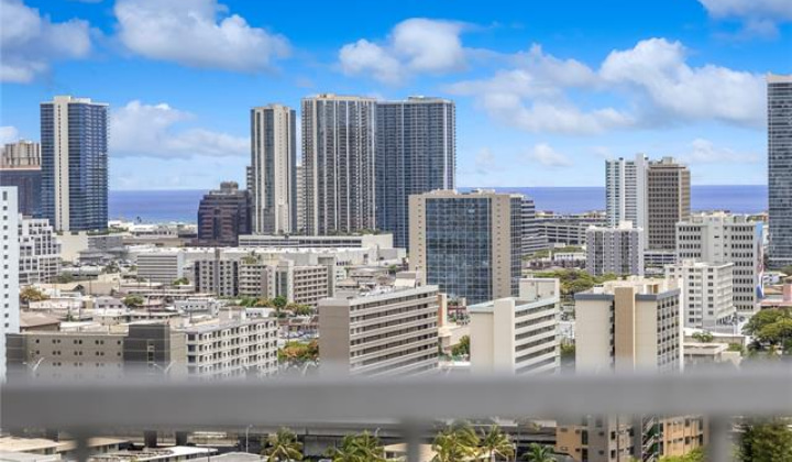 1069 Spencer Street,Honolulu,Hawaii,96822,2 Bedrooms Bedrooms,1 BathroomBathrooms,Condo/Townhouse,Spencer,10,18085006