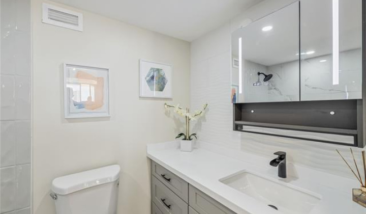 1069 Spencer Street,Honolulu,Hawaii,96822,2 Bedrooms Bedrooms,1 BathroomBathrooms,Condo/Townhouse,Spencer,10,18085006
